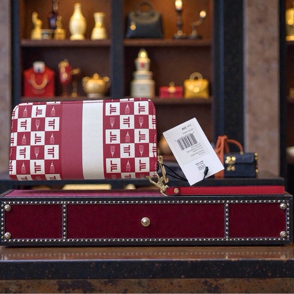 London Fog Ada Signature Zip Around Wallet (Brick Red) NWT - Picture 6 of 8